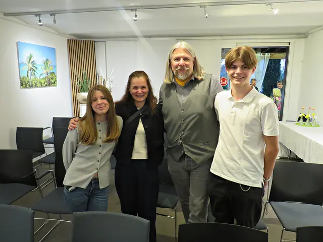 Der 16-jährige Gitarrist Gregor Walter mit seiner Familie | Foto: Brigitte Melder
