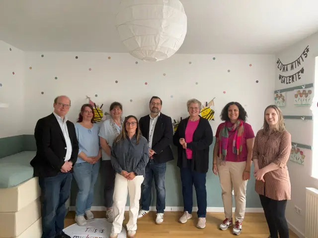 Pascale Thymling, Stlv.l Vorsitzende Landesverband Kindertagespflege RLP und Vertreterin Diana Fabro, Vorstandsmitglied im Landesverband Kindertagespflege und Vertreterin Anja Beyrouti, Lars Pletscher, Susanne Großpietsch (Bündnis 90/Grüne), Fachberaterin Alexandra Kapp, vorne Antonella Caci | Foto: D.F.