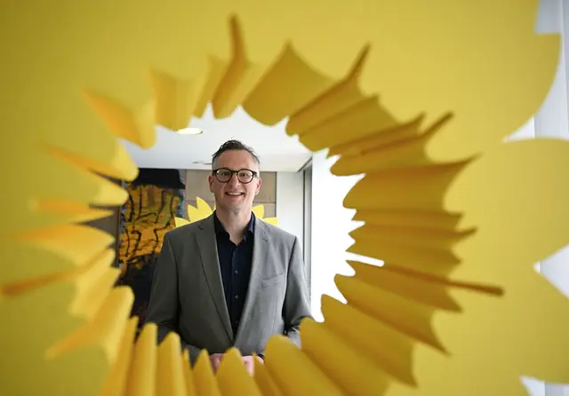 Der 46-jährige Andreas Schwarz ist auch weiterhin dafür zuständig, die Grünen-Fraktion zusammenzuhalten.  | Foto: Bernd Weißbrod/dpa