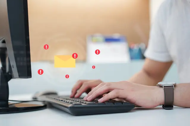 Die Stadt warnt vor gefälschten Mails, die derzeit in Umlauf sind | Foto: chinnarach/stock.adobe.com