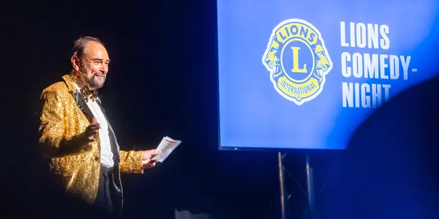 Jörg Trippe:
Der Hauptinitiator der Lions Comedy Night wurde für sein großes Engagement geehrt. | Foto: ©Lions Club Karlsruhe Zirkel