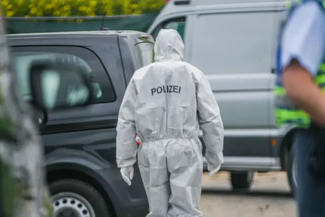 Die Polizei geht von einem Verbrechen aus. (Archivbild) | Foto: Jason Tschepljakow/dpa