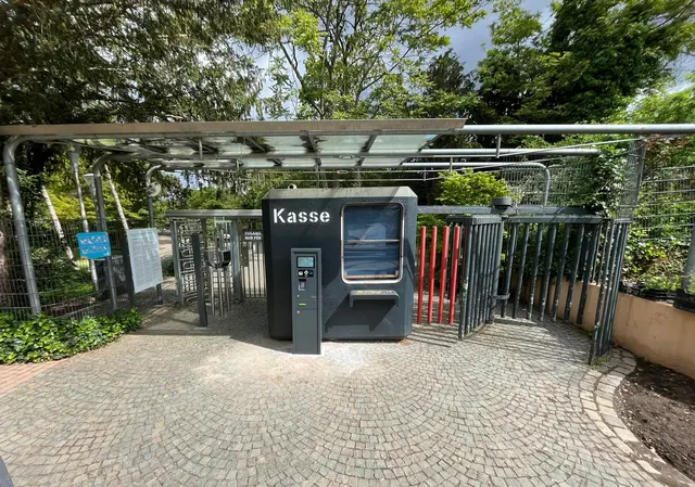 Eingang Jakob-Trumpfheller-Straße Herzogenriedpark mit neuem Ticketautomat | Foto: Luisenpark Mannheim