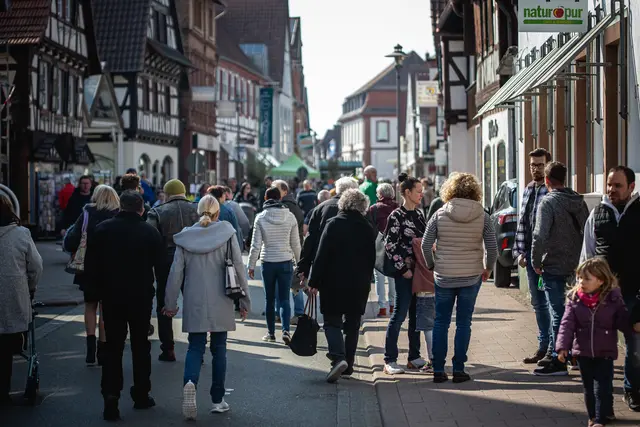 Fußgänger in Kandel (hier beim verkaufsoffenen Sonntag) | Foto: Archiv/Heike Schwitalla