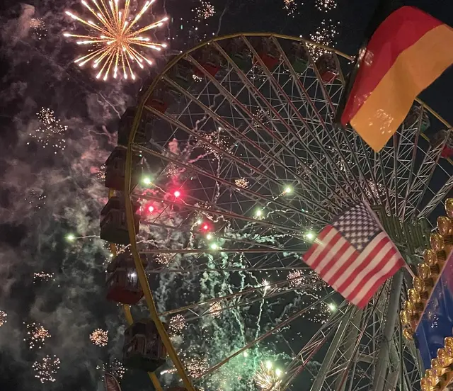 Das Deutsch-Amerikanische Freundschaftsfest in Heidelberg bietet neben leckerem Essen viele Attraktionen. | Foto: Schaustellerverein Region Heidelberg e.V.