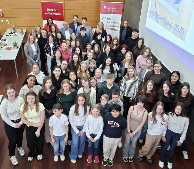 61 Schülerinnen und Schüler wurden beim Europäischen Wettbewerb 2026 im Landkreis Kaiserslautern prämiert | Foto: Kreisverwaltung Kaiserslautern