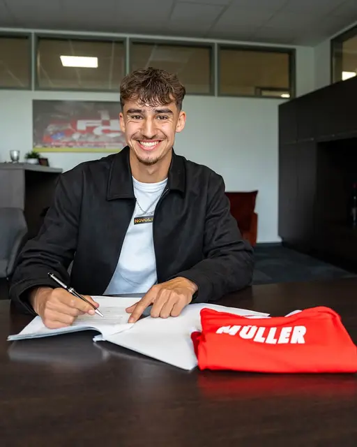 Der 1. FC Kaiserslautern setzt weiter auf den eigenen Nachwuchs: Offensivtalent Erik Müller hat seinen Vertrag bei den Roten Teufeln verlängert | Foto: 1. FC Kaiserslautern