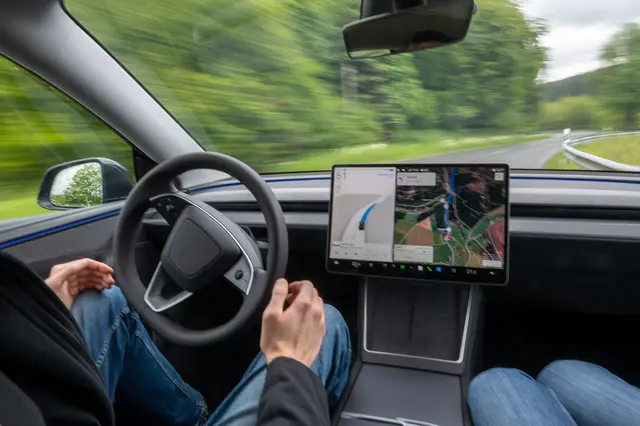 Es ist in Europa das erste Shuttle-Projekt, bei dem Teslas mit der Software «Full Self-Driving (Überwacht)» fahren (Archivbild) | Foto: Harald Tittel/dpa