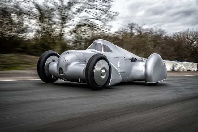 Replika-Renner: Anhand von Fotos und Archivunterlagen ist der Auto Union Lucca bis ins Detail neu aufgebaut worden. (zu dpa: «Audi lässt alten Silberpfeil wieder auferstehen») | Foto: dpa