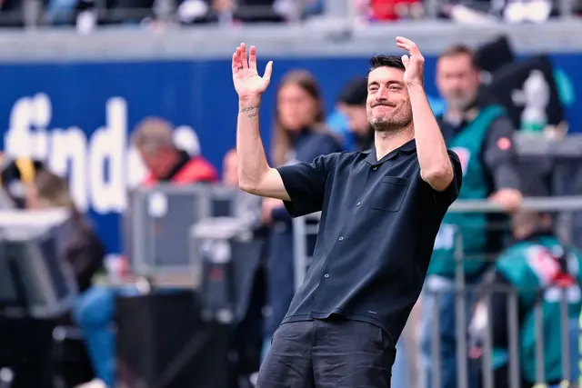 Albert Riera droht das Aus bei Eintracht Frankfurt. | Foto: Uwe Anspach/dpa