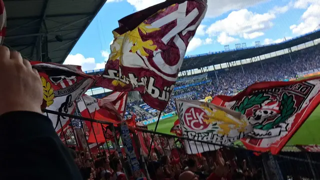 Die Fans der Roten Teufel hatten zum Saisonfinale noch einmal Grund zum Jubeln | Foto: Frieder Mathis/gratis
