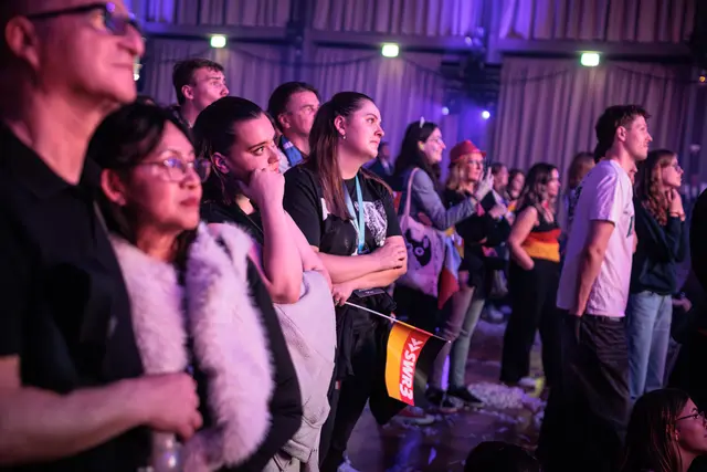 ESC-Party in Karlsruhe 2026 - die Spannung steigt, als es an die Punktevergabe geht.  | Foto: Paul Needham