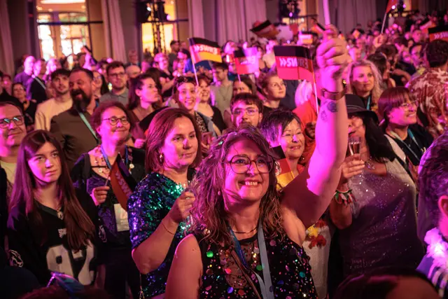 Party pur - beim ESC-Public Viewing 2026 in Karlsruhe (Eurovision Songcontest in Wien) | Foto: Paul Needham