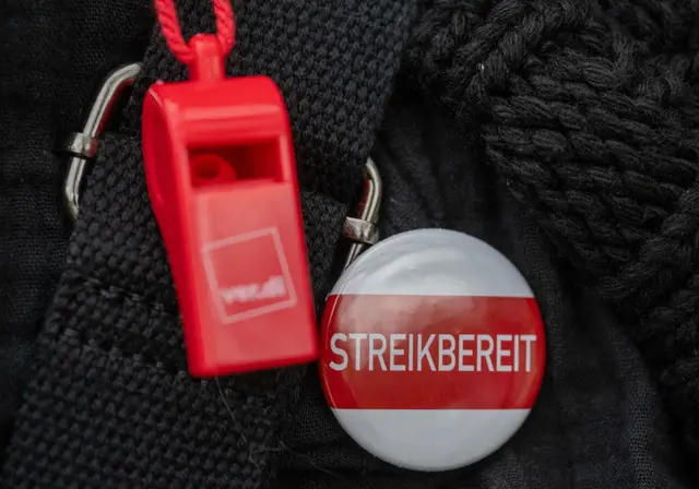 Beschäftigten der Unikliniken wollen in einen Warnstreik treten. (Symbolbild) | Foto: Stefan Puchner/dpa