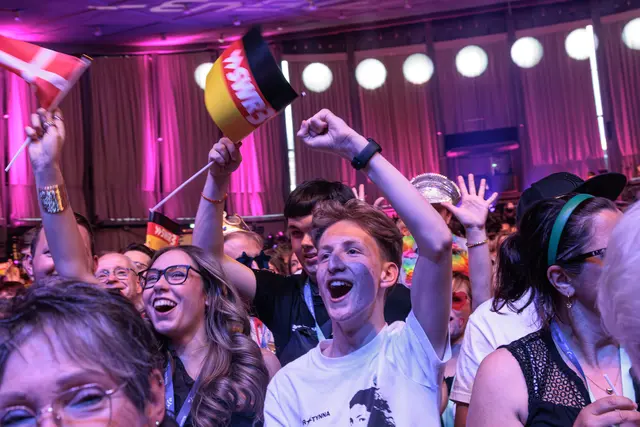 Party pur - beim ESC-Public Viewing 2026 in Karlsruhe (Eurovision Songcontest in Wien) | Foto: Paul Needham