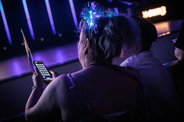 ESC-Party in Karlsruhe 2026 - die Spannung steigt, als es an die Punktevergabe geht.  | Foto: Paul Needham