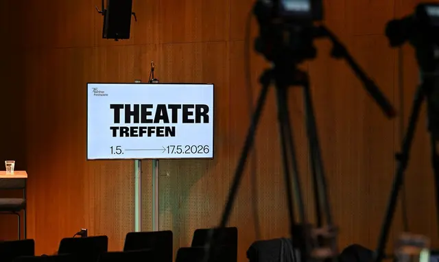 Beim Theatertreffen setzt sich Schauspielerin Paulina Alpen mit «Die Welt im Rücken» durch und erhält den Alfred-Kerr-Darstellerpreis. (Archivbild) | Foto: Jens Kalaene/dpa