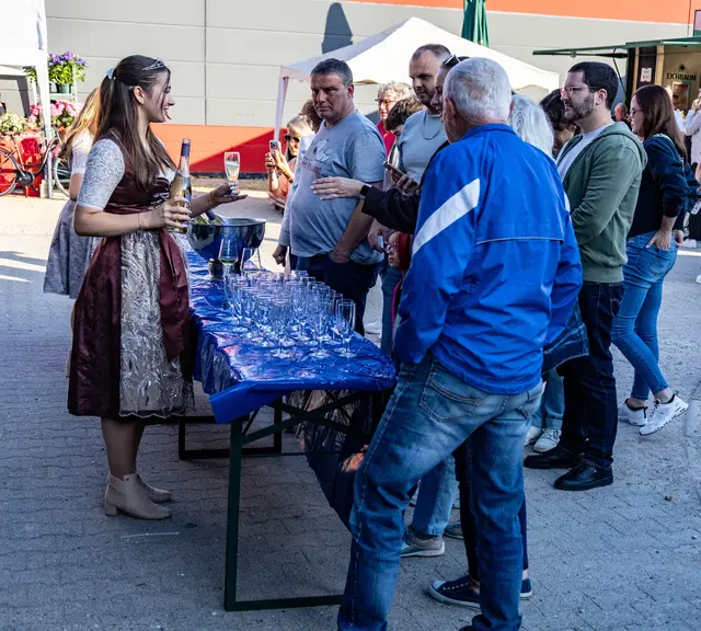 Sektempfang beim Spargelfest der „Löwenjäger“ in Käfertal  | Foto: Wolfgang Neuberth