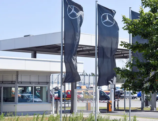 Mercedes-Benz will das Werk in Ludwigsfelde zukunftsfähig aufstellen. (Archivbild) | Foto: Patrick Pleul/dpa-Zentralbild/dpa