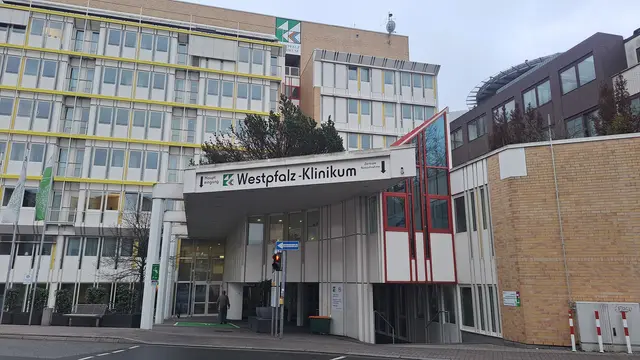 Das Westpfalz-Klinikum (Foto) und das Kreiskrankenhaus Grünstadt intensivieren ihre Zusammenarbeit  | Foto: Monika Klein