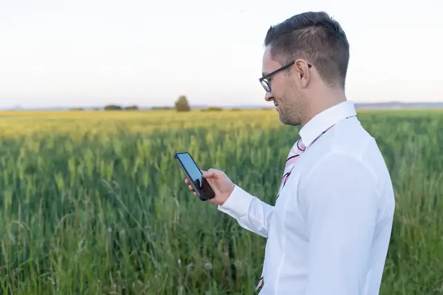 Wegen einer Systemumstellung kann das Hauptzollamt Karlsruhe am Dienstag, 19. Mai, telefonisch zeitweise nicht erreichbar sein. Bürgerinnen und Bürger sollen nach Möglichkeit auf andere Kontaktwege ausweichen. | Foto: Mediaparts/stock.adobe.com