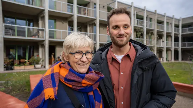 Terra Xplore: Villa oder WG – wie Wohnen uns prägt: Leon Windscheid spricht mit Susanne Dürr über den Nutzen gemeinschaftlicher Wohnformen. | Foto: ZDF, Foto: ZDF/Marius Fuchtmann