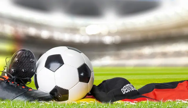 Beim Ticketkauf oder bei der Hotelsuche zur WM 2026 hilft ein kurzer Check typischer Betrugsmaschen, um Zahlungen und Dateneingaben besser abzusichern. | Foto: Foto: jozsitoeroe/stock.adobe.com