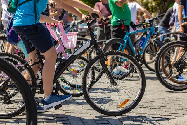 Beim Fahrradkino auf dem Pfaffgelände erzeugen Besucherinnen und Besucher den Strom für die Filmvorführung selbst (Symbolfoto) | Foto: Jarek Fethke/stock.adobe.com