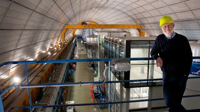 Terra X: Harald Lesch: Im Gran Sasso National Laboratory schaut Lesch Forschenden bei der Suche nach Signalen Dunkler Materie über die Schulter. | Foto: ZDF, Foto: Roman Linke