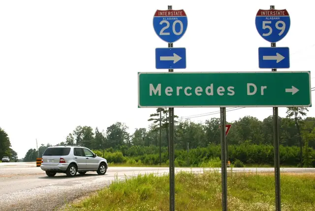 Gewerkschaften werfen Mercedes im Umgang mit ihnen im US-Werk in Tuscaloosa Verfehlungen vor. (Archivbild) | Foto: Harry Melchert/dpa