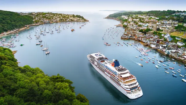 Gartenexperte auf den Parks & Garden Routen von MS EUROPA | Foto: © Hapag-Lloyd Cruises