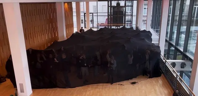 Kunstinstallation „The Shape of Us“ macht Station in Deidesheim. | Foto: Keiko Yamagiwa