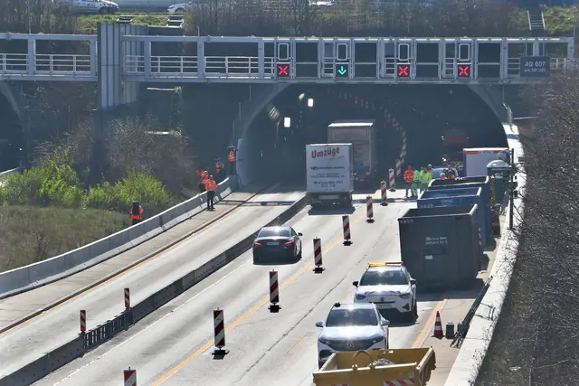 Ein defekter Lüfter bremst den Verkehr am Engelbergtunnel aus. (Archivbild) | Foto: Andreas Rometsch/KS-Images/dpa