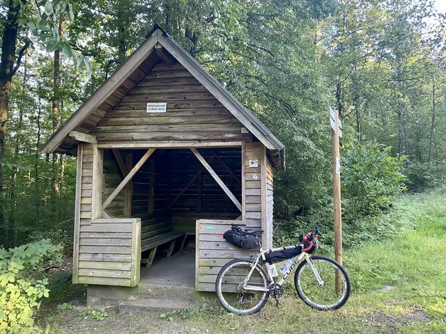 Schutzhütte an der Brandbuche, oberhalb von Iggelbach  | Foto: Hermann Daniel 