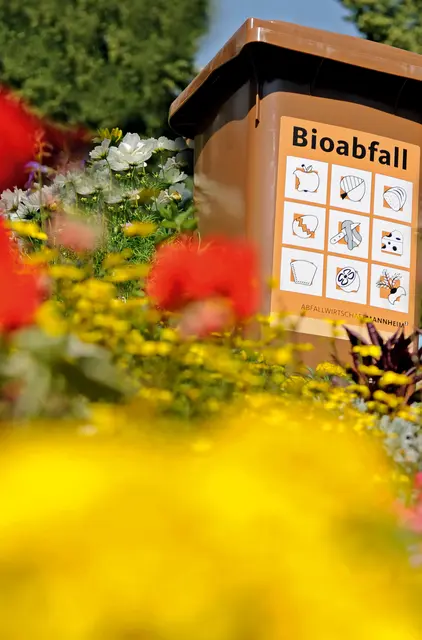 Zum Tag der Biotonne am Dienstag, 26. Mai, wirbt die Stadt Mannheim für die kostenlose Biotonne. Richtige Trennung schont Klima und Umwelt und kann die Abfallgebühren senken. | Foto: Stadt Mannheim, Fachbereich Presse und Kommunikation