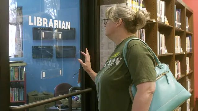 Verbotene Bücher – Kulturkampf in den USA: Der 3sat-Film zeigt, wie Bücher aus US-Schulbibliotheken verschwinden und was das für Betroffene bedeutet. | Foto: 3sat