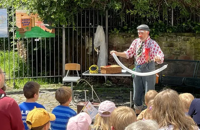 Clown beim Demokratiefest in Neustadt | Foto: Stadt Neustadt