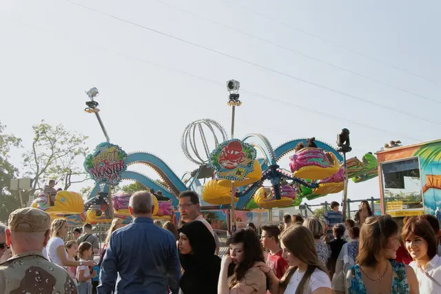 Neben Weinfesten gehören am Pfingstwochenende vom 22. bis 25. Mai auch Märkte und Kerwen zu den größeren Veranstaltungen in der Pfalz – hier auf dem Pfingstmarkt in Germersheim | Foto: Heike Schwitalla