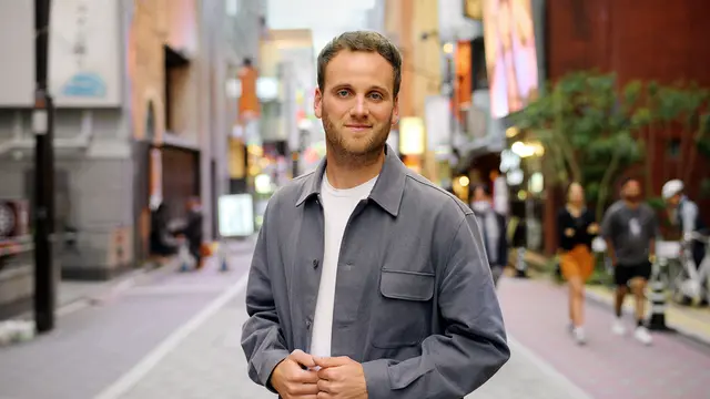 Terra X: Leon Windscheid untersucht in zwei Folgen, was Liebe im Körper auslöst und was Beziehungen stabil hält. | Foto: ZDF, Foto: ZDF/Mika Völker