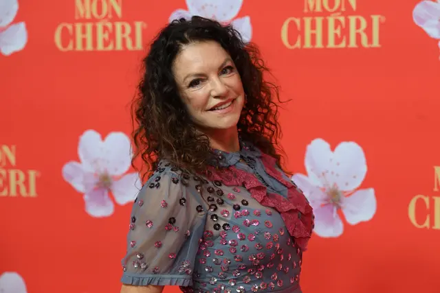 Die Schauspielerin Christine Neubauer kommt zum Mon-Cheri-Barbaratag ins Schloss Nymphenburg. | Foto: dpa