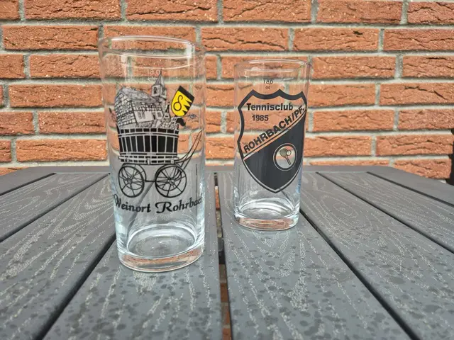 Schoppengläser sind auch in diesem Jahr wieder Teil des Weinfests in Rohrbach, das sich auf mehrere Höfe und Standorte verteilt | Foto: Katharina Wirth