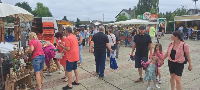 Bauernmarkt Weilerbach 2026: Rund 100 Aussteller verwandeln den Dorfplatz, die Von-Redwitz-Straße und die bis zur Ortsmitte in eine große Marktmeile | Foto: Monika Klein