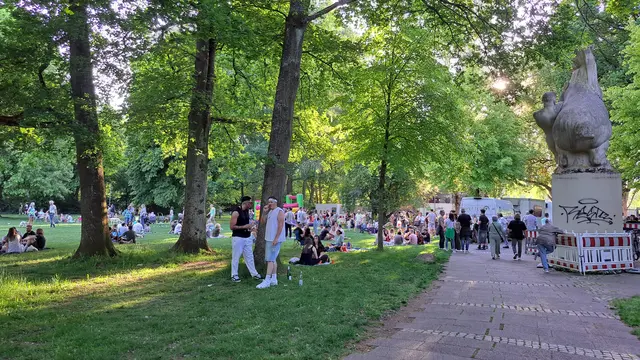 Picknickdecken, Campingstühle und entspannte Stimmung: Der Volkspark verwandelte sich in eine große Open-Air-Lounge | Foto: Monika Klein