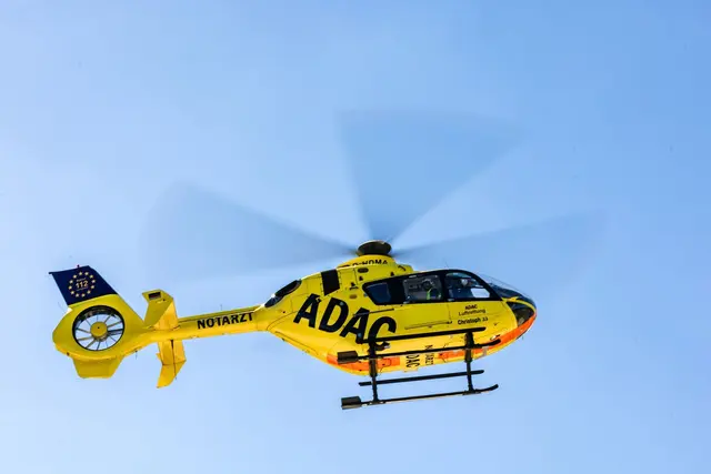 Ein schwerverletzter Quadfahrer musste in Osthofen ins Krankenhaus gefolgen werden | Foto: Frank Hammerschmidt/dpa