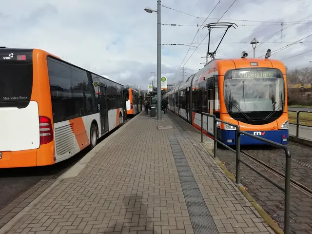 Wer auf Bus und Bahn angewiesen ist, kann das Sozialticket ab Montag wieder in der Mobilitätszentrale am Berliner Platz kaufen. | Foto: Julia Glöckner