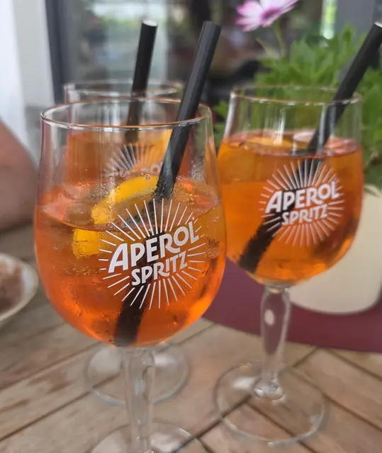 Beim Apéro-Treff an der Bar "Barcode" gibt es Musik, kühle Getränke und Innenstadtflair  | Foto: Jens Vollmer