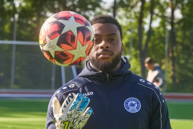 Josué Duverger vom FC Cosmos Koblenz ist in den WM-Kader Haitis berufen worden.  | Foto: Thomas Frey/dpa