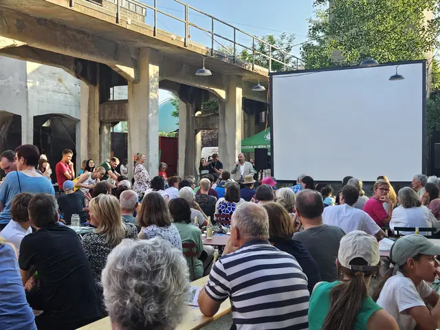 Open-Air-Kino mal anders: Beim Fahrradkino in Kaiserslautern läuft der Film nur, wenn genug Menschen auf den angeschlossenen Rädern mitradeln | Foto: Stadt KL/gratis