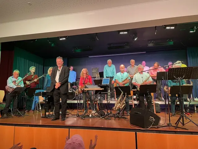 Zum musikalischen Ausklang der Freimersheimer Kerwe spielt am Montagabend die Bigband „Die Moonshiners“ auf dem Dorfplatz | Foto: Heike Dernberger
