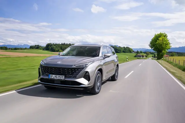 Der MG SUV S9 PHEV bietet drei Sitzreihen und Platz für bis zu sieben Personen. | Foto: dpa